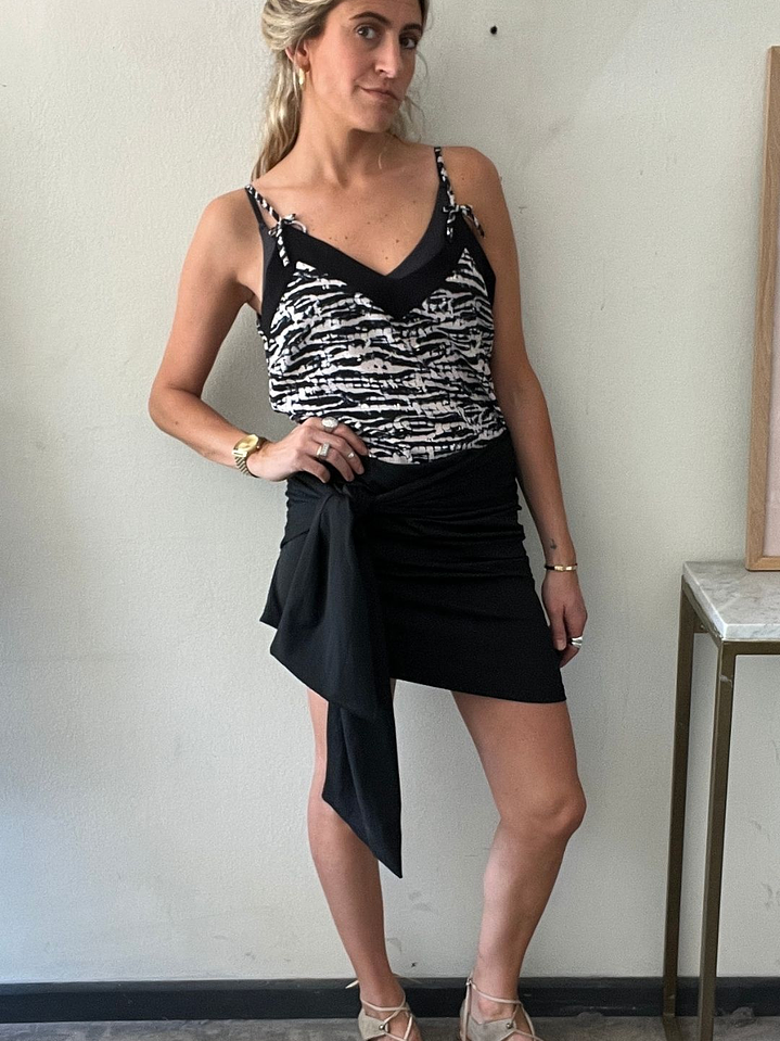 Pollera Embolvente Negra Amarras Ajustables Con Etiqueta KZN 1