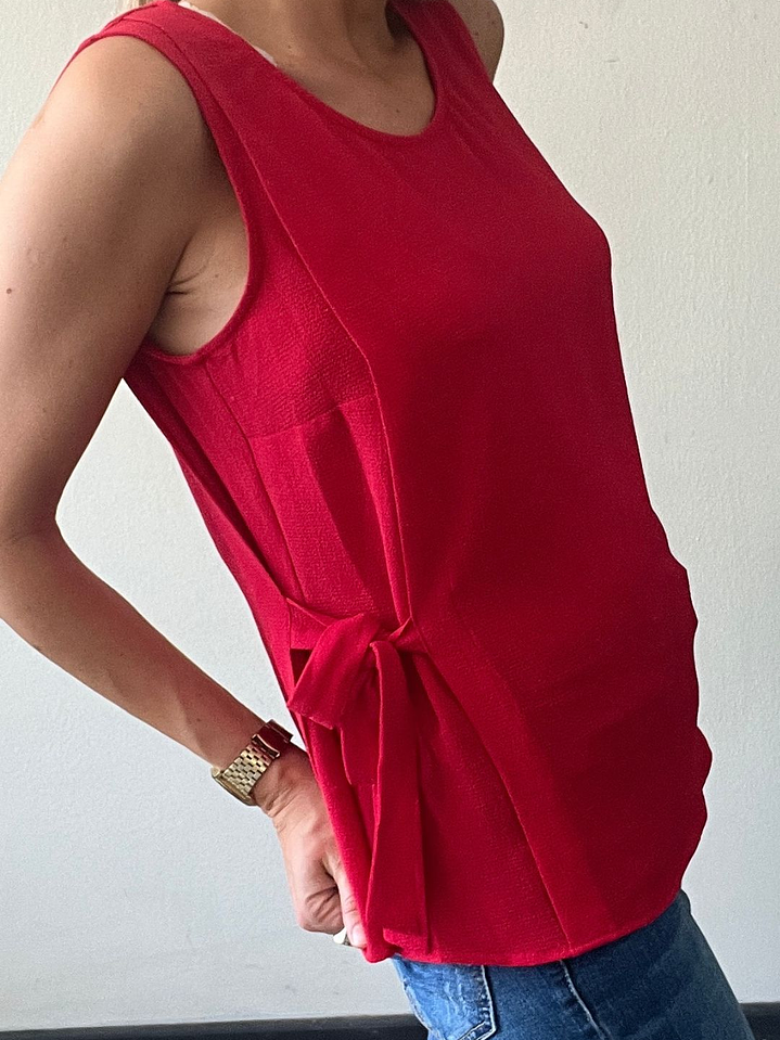 Polera Roja Amarras Laterales Talla M ASH 4