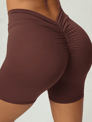 Short unicolor corte en cintura en V atrás