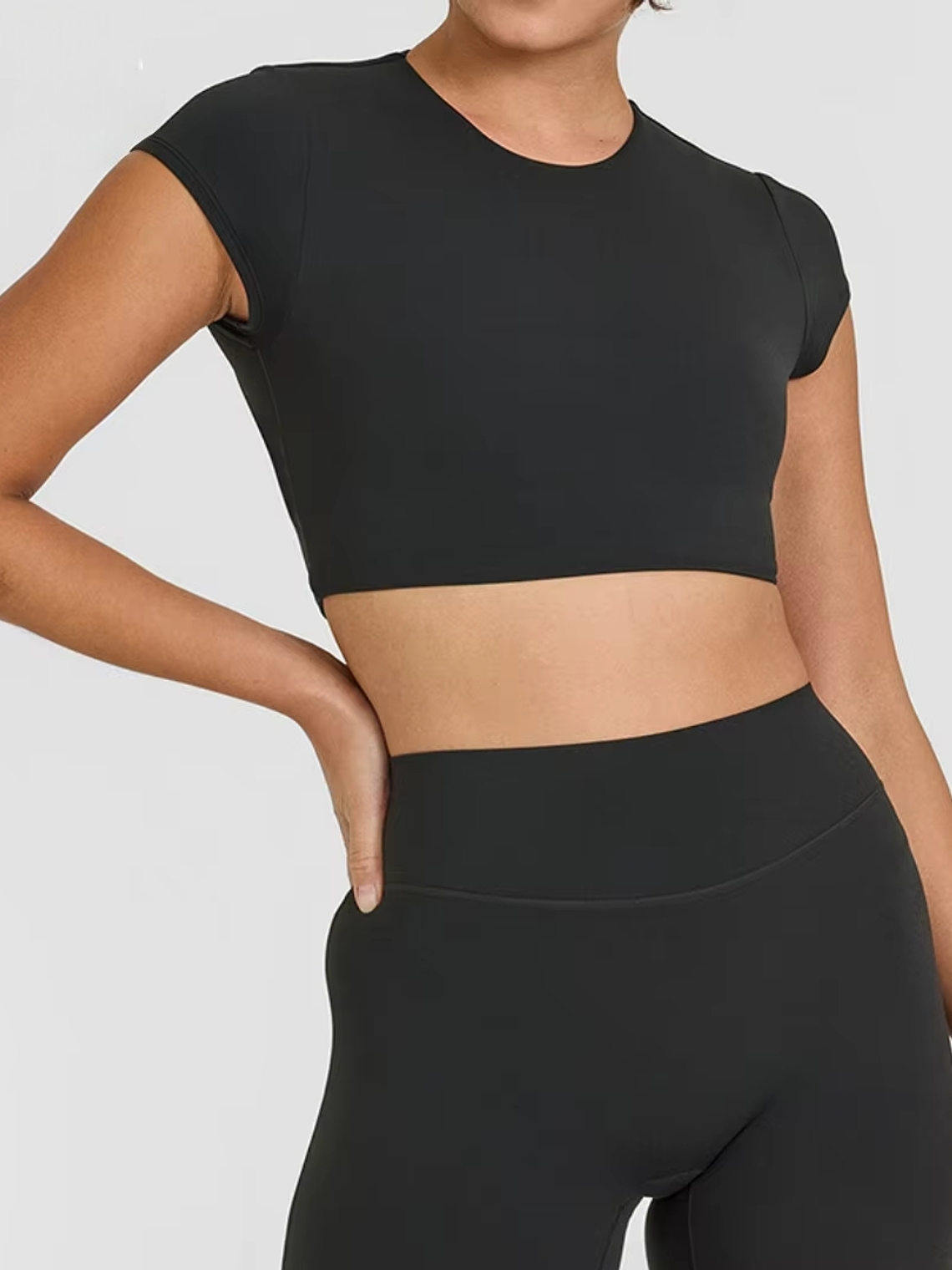 Motion - Top manga corta apertura circular 3