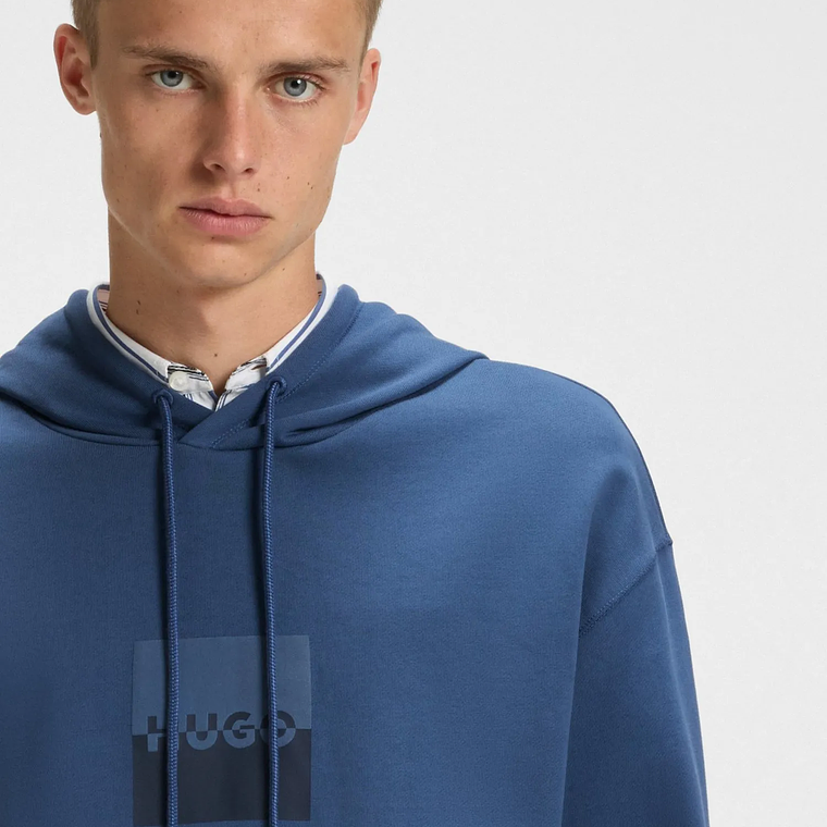 SUDADERA CON CAPUCHA RELAXED FIT DE FELPA DE ALGODÓN CON LOGO EN DOS PARTES SUDADERA RELAXED FIT HOMBRE 4