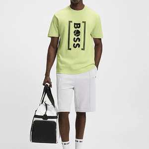 CAMISETA RELAXED FIT CON LOGO ESTAMPADO EN MALLA INSPIRADO EN EL TENIS PLAYERA RELAXED FIT HOMBRE