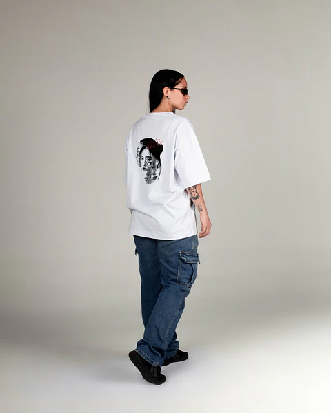 Camiseta bordada - Rostro Fragmentado