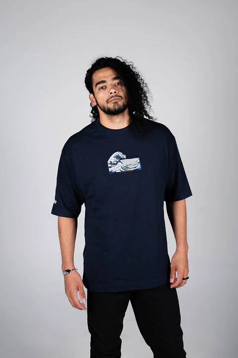 Camiseta bordada - Ola Kanagawa
