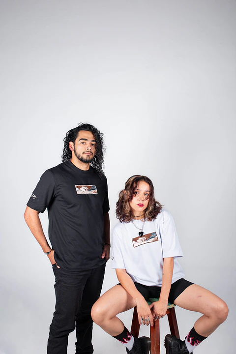 Camiseta bordada - Ángel caído