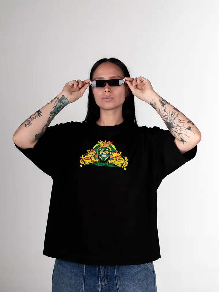 Camiseta bordada - Deidad 1