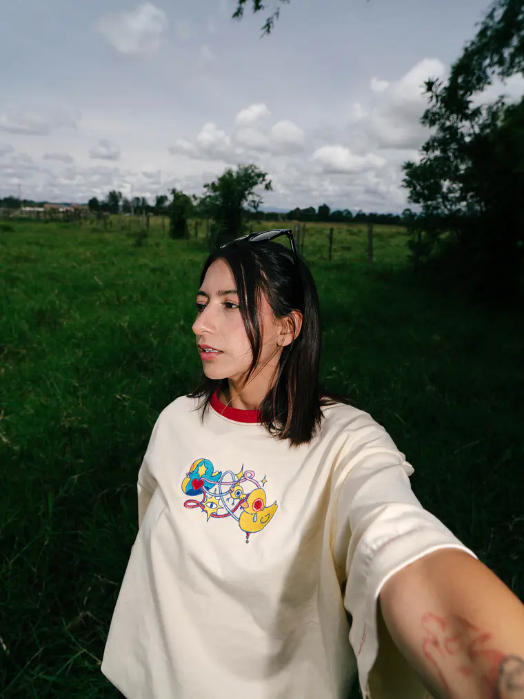 Camiseta bordada - Patodos Lados 4
