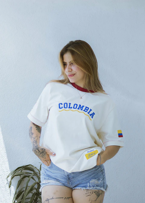 Camiseta bordada - Latina