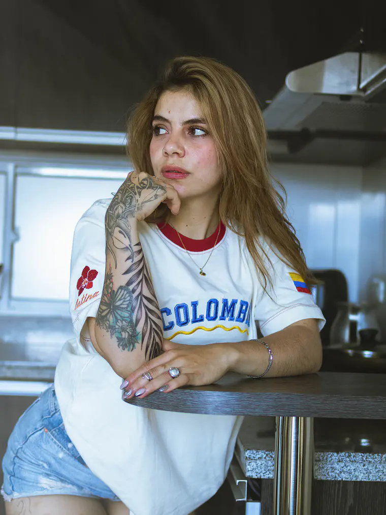 Camiseta bordada - Latina 2