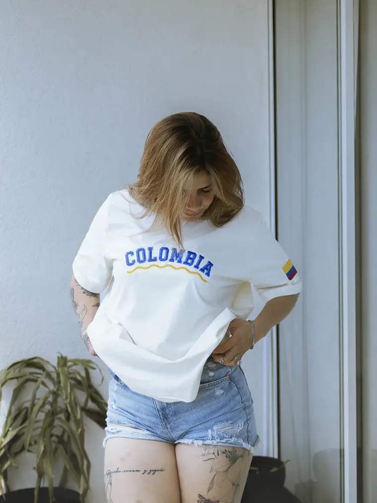 Camiseta bordada - Latina 3