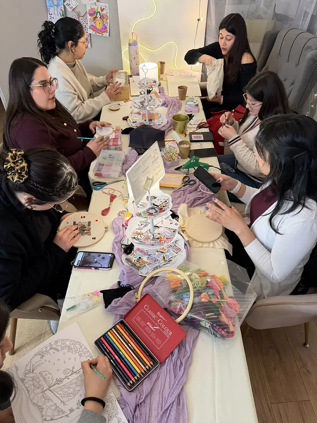 Comunidad de mujeres de Club Roomies 32