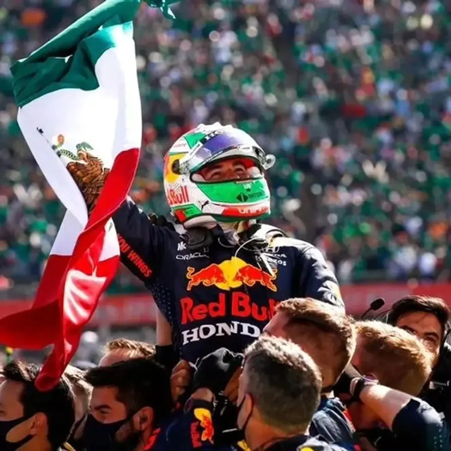 Jockey Red Bull Sergio Checo Perez 11 Plana Mexico Oficial 2