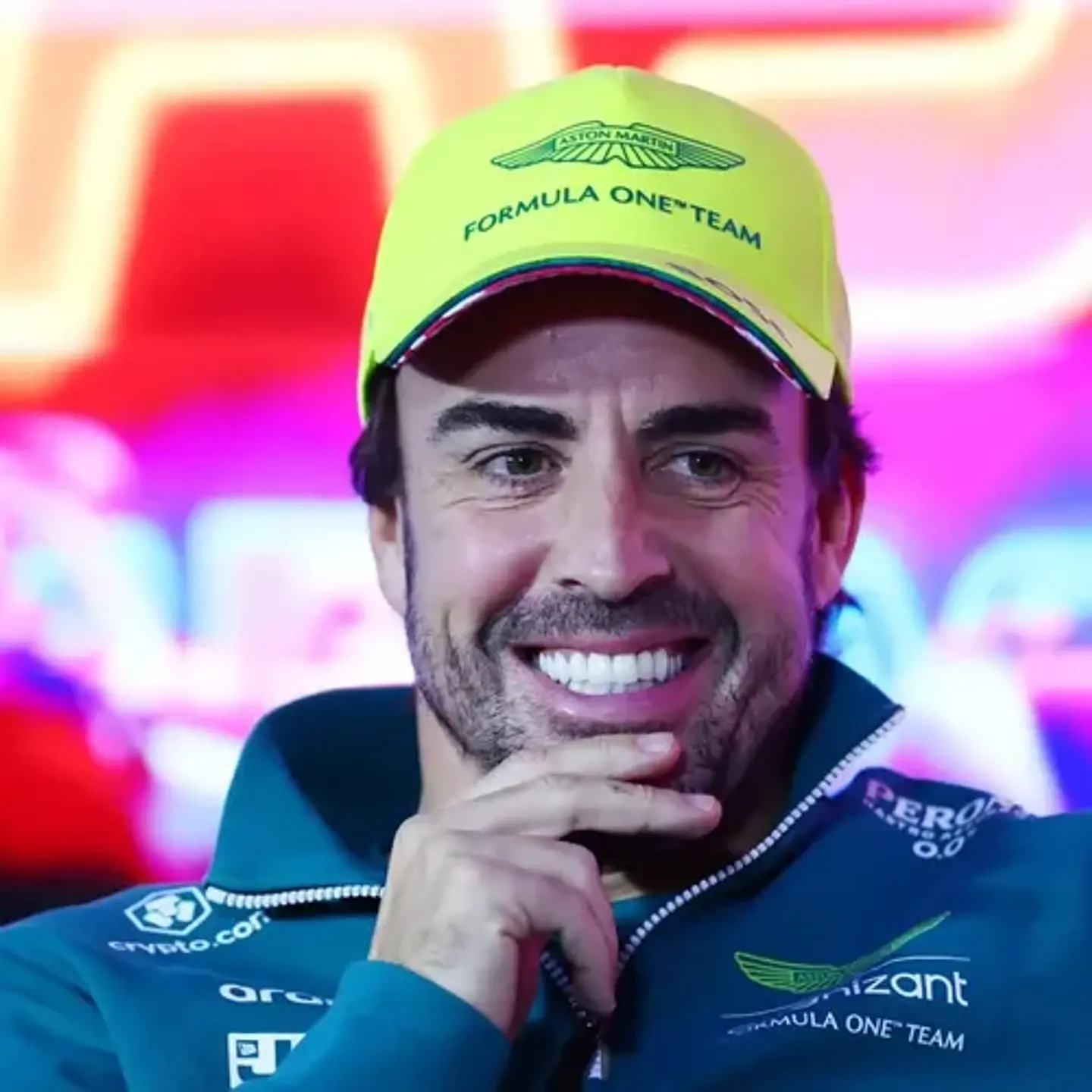 Gorro Fernando Alonso Aston Martin Boss 2024 Oficial Vegas 17