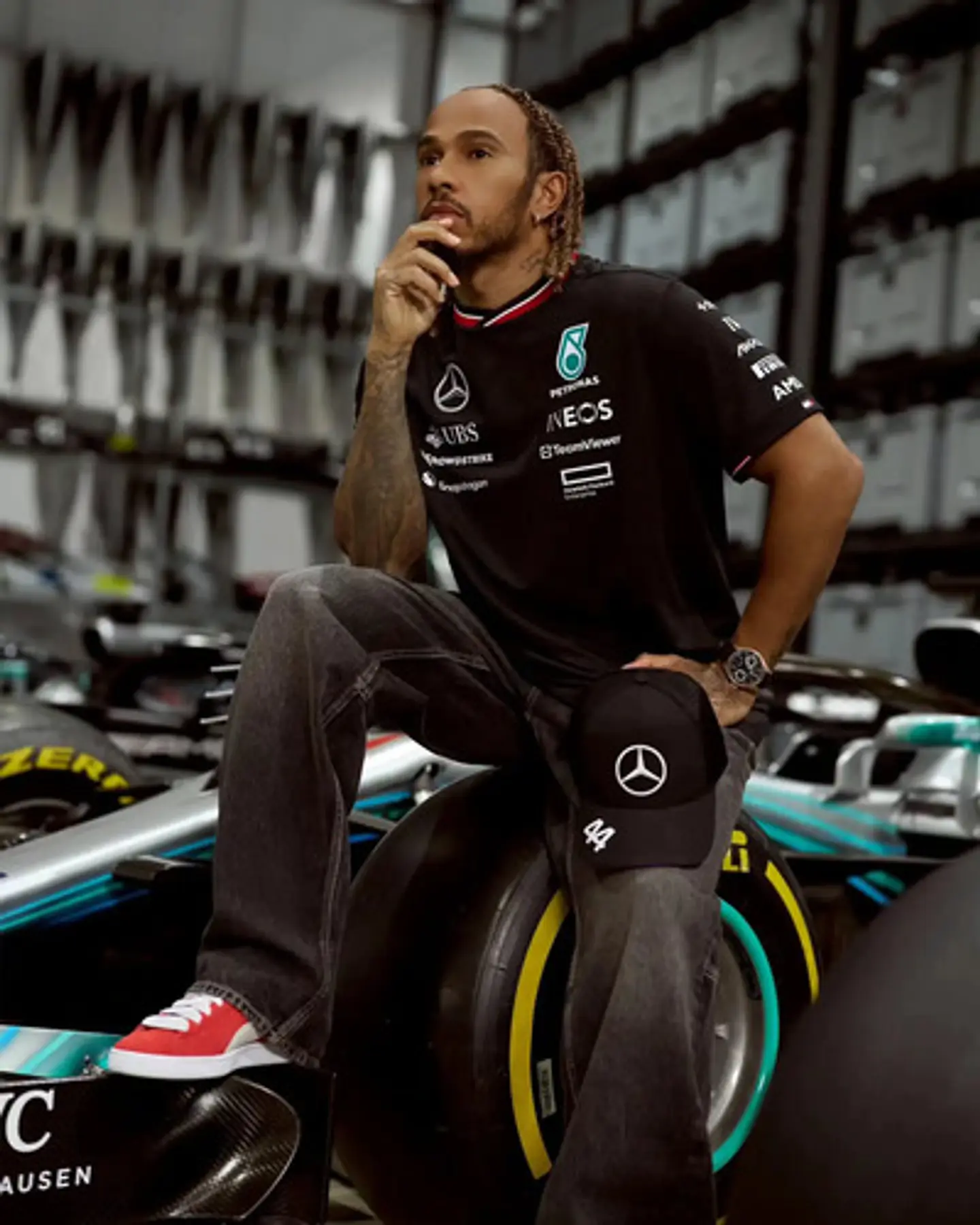 Jockey Mercedes Benz Lewis Hamilton Negro 2024 Malla Oficial 8
