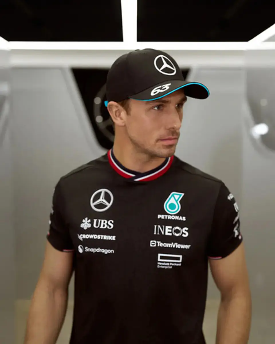 Jockey Mercedes F1 George Russell Negro Oficial Gorro 1