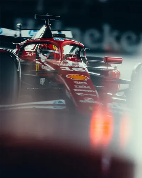 Jockey Scuderia Ferrari Monaco 2025 Leclerc 16 F1