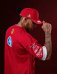 Jockey Scuderia Ferrari Lewis Hamilton 44 Tifosi Fórmula 1 - Miniatura 3