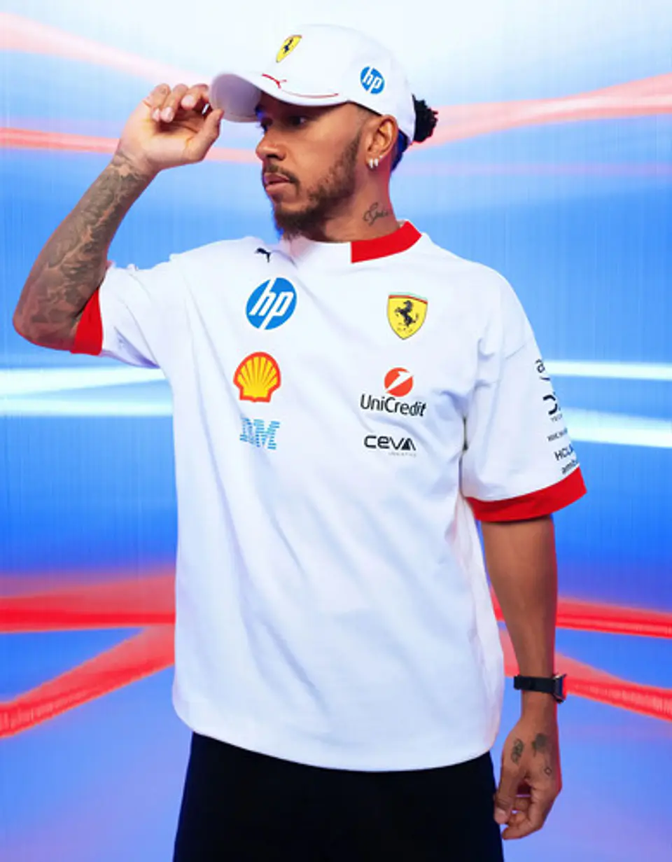 Jockey Scuderia Ferrari Lewis Hamilton 44 Tifosi Fórmula 1 10