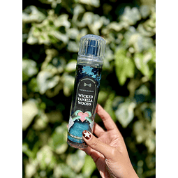 Mist }wicked Vanilla Wood Bath & Body Works