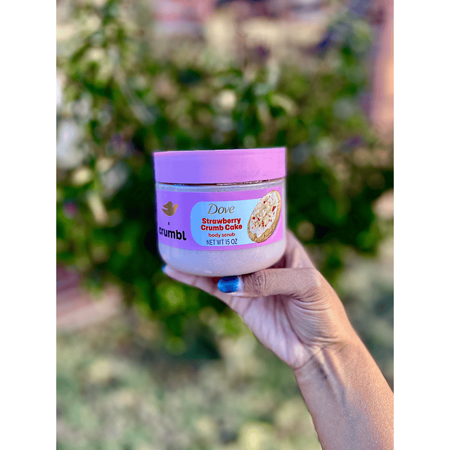 Exfoliante Corporal Strawberry Crumb Cake Dove x Crumbl
