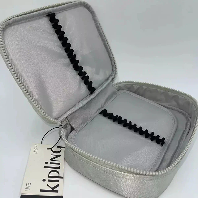 Estuche 100 Pens Dymanic Silver Kipling