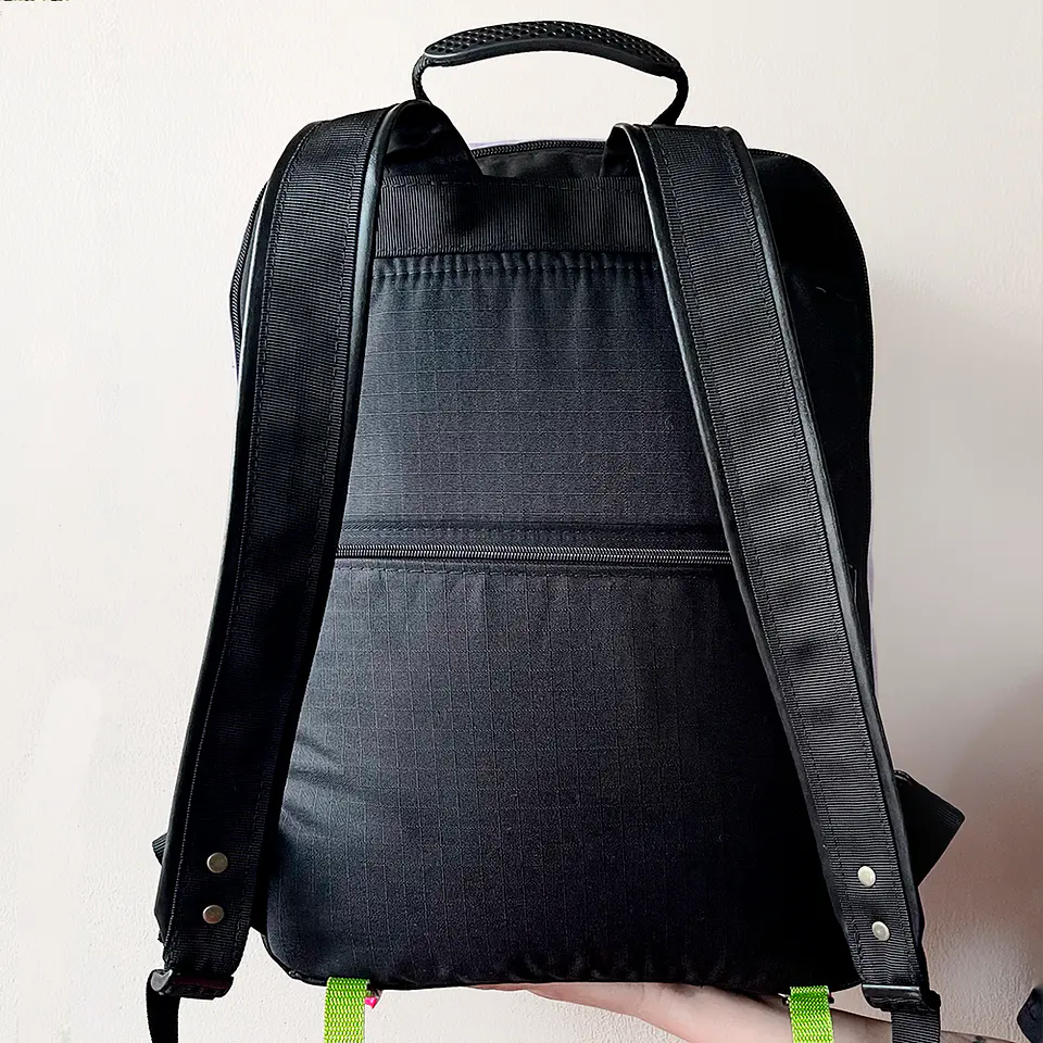 Mochila Holden Cabina Negra y Morado 4