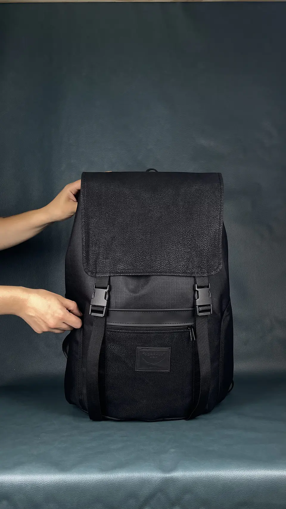Mochila Viajero Negra Texturizada  3