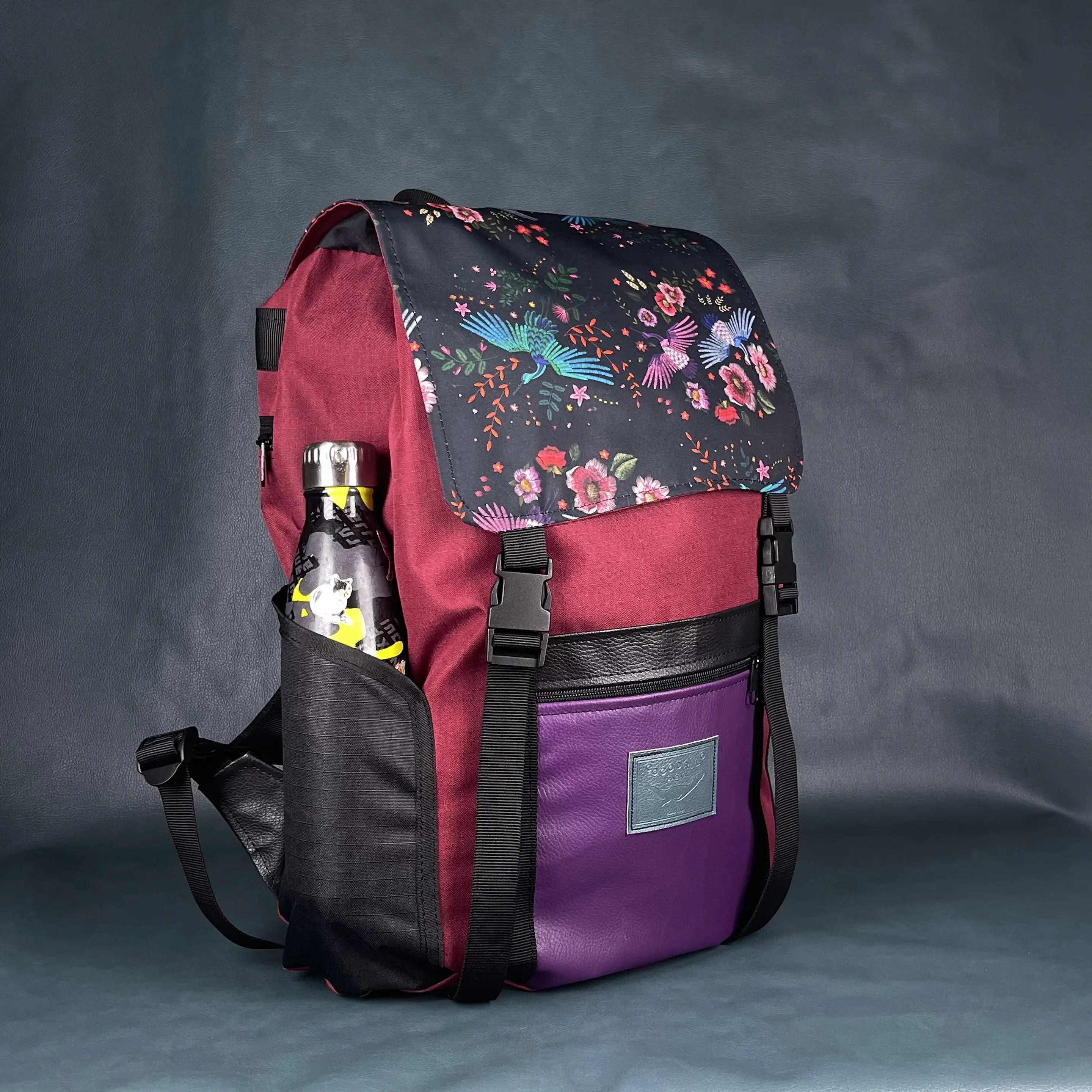 Mochila Viajero Burdeo Pájaros 1