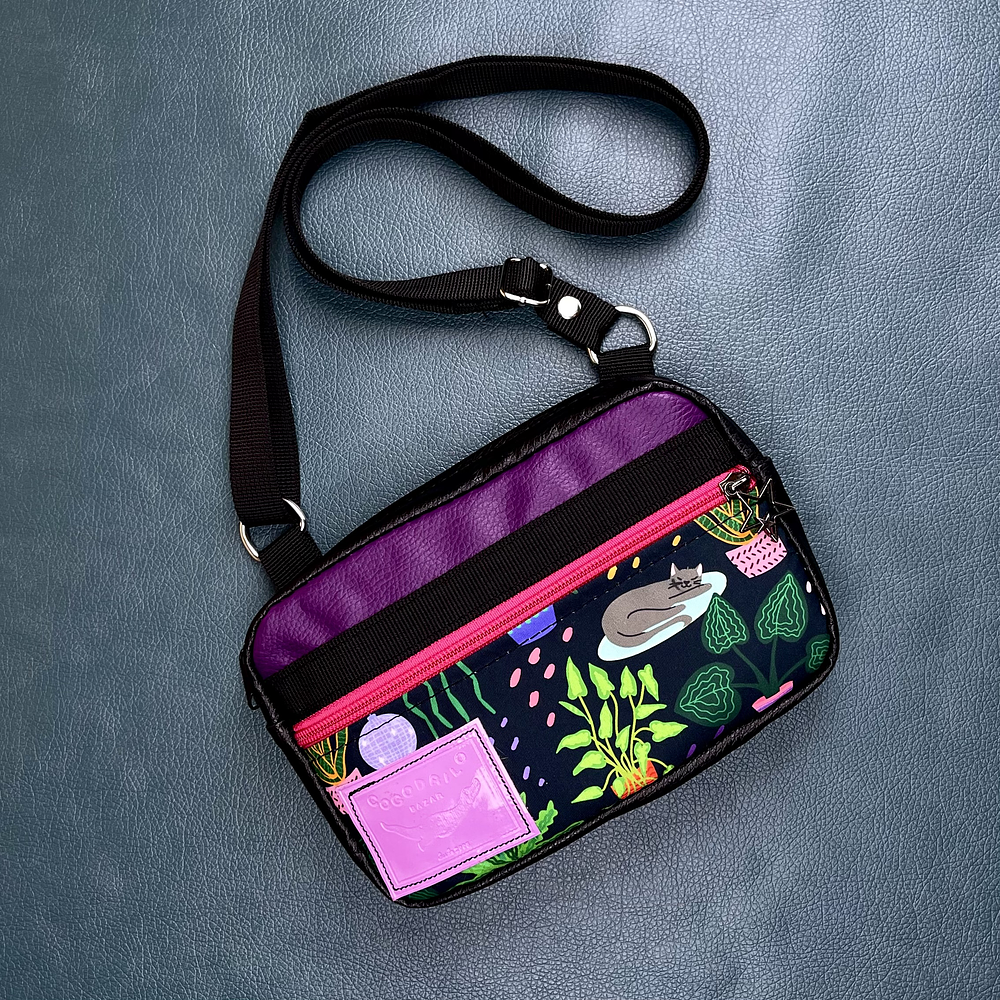 New Pocket Bag Plantas y Animales Morado