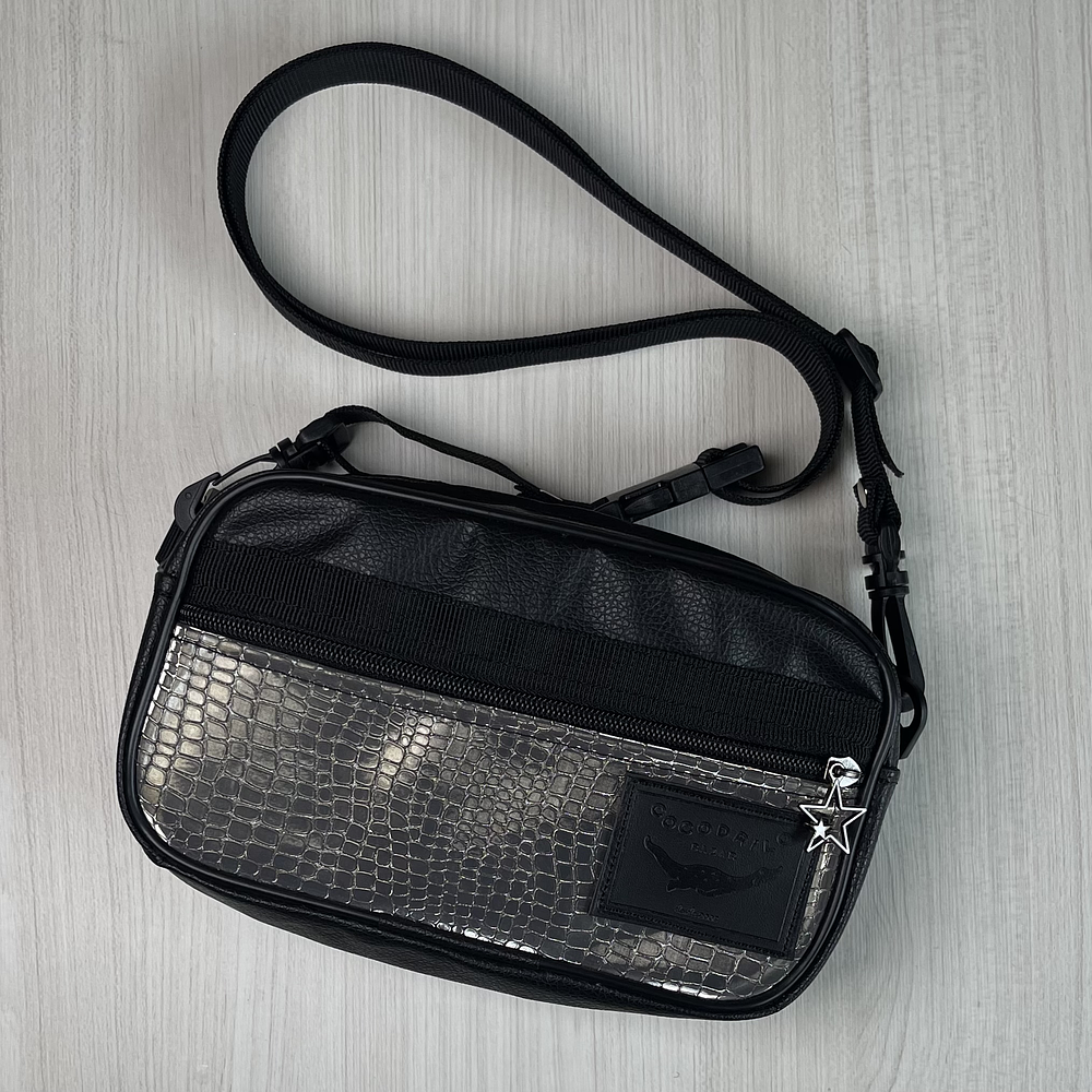 Bolso/Banano Charli Negro Plateado Espejado