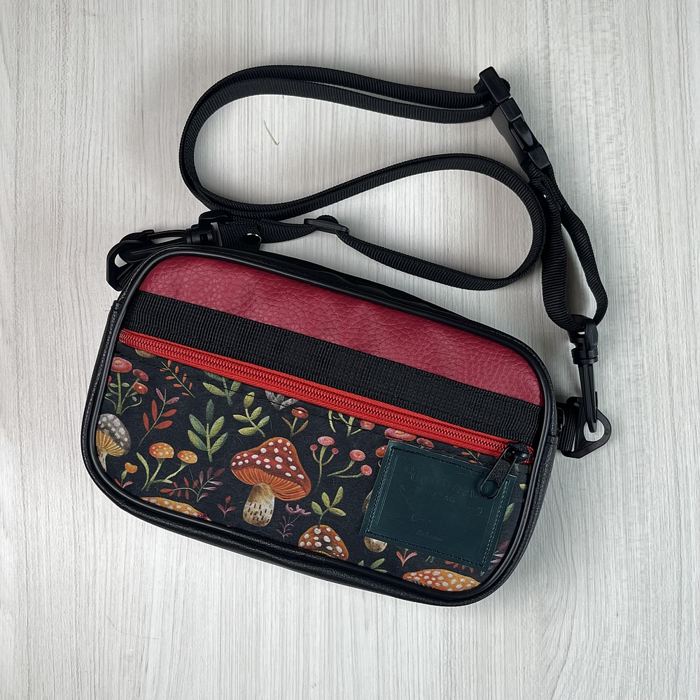 Bolso/Banano Charli Rojo Hongos