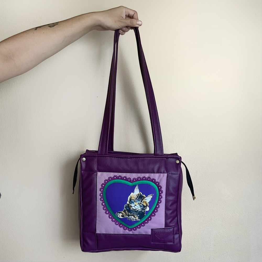 Totebag Morada Corazón de Gato 1