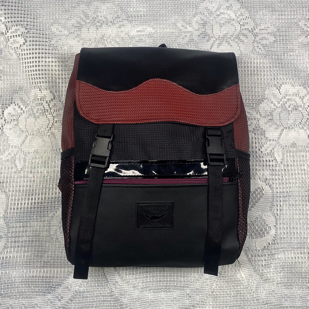 Mochila Nicca Negro y Burdeo