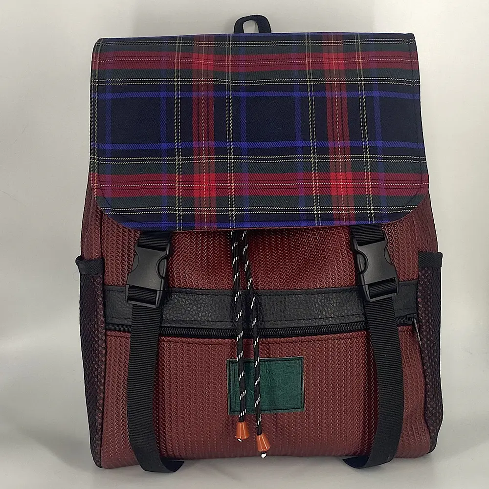 Mochila Nicca Burdeo y tartán 