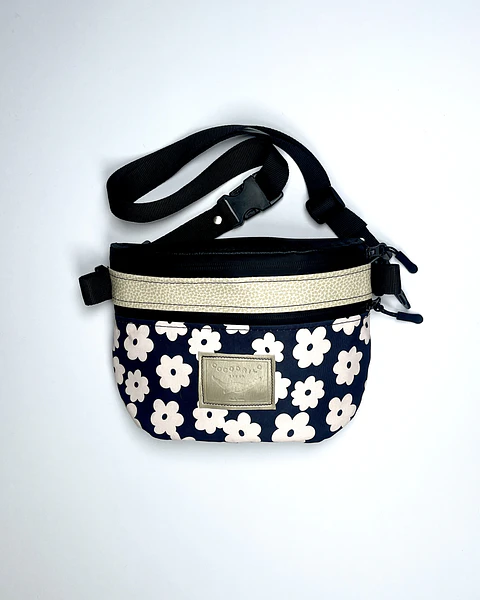 Bolso/Banano Picnic Flores Blanco y Negro
