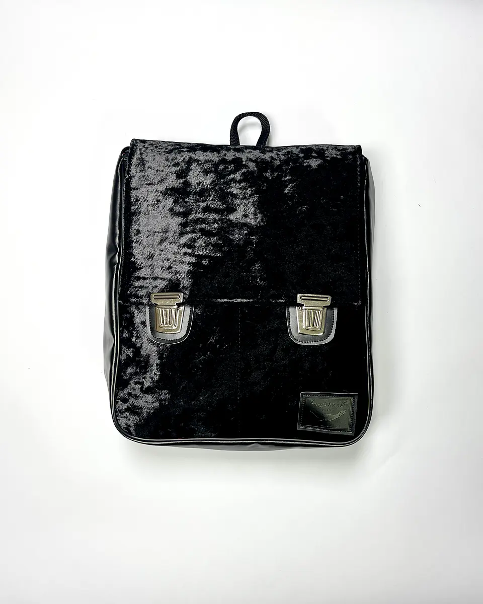 Mochila Raffa Terciopelo Negro 1