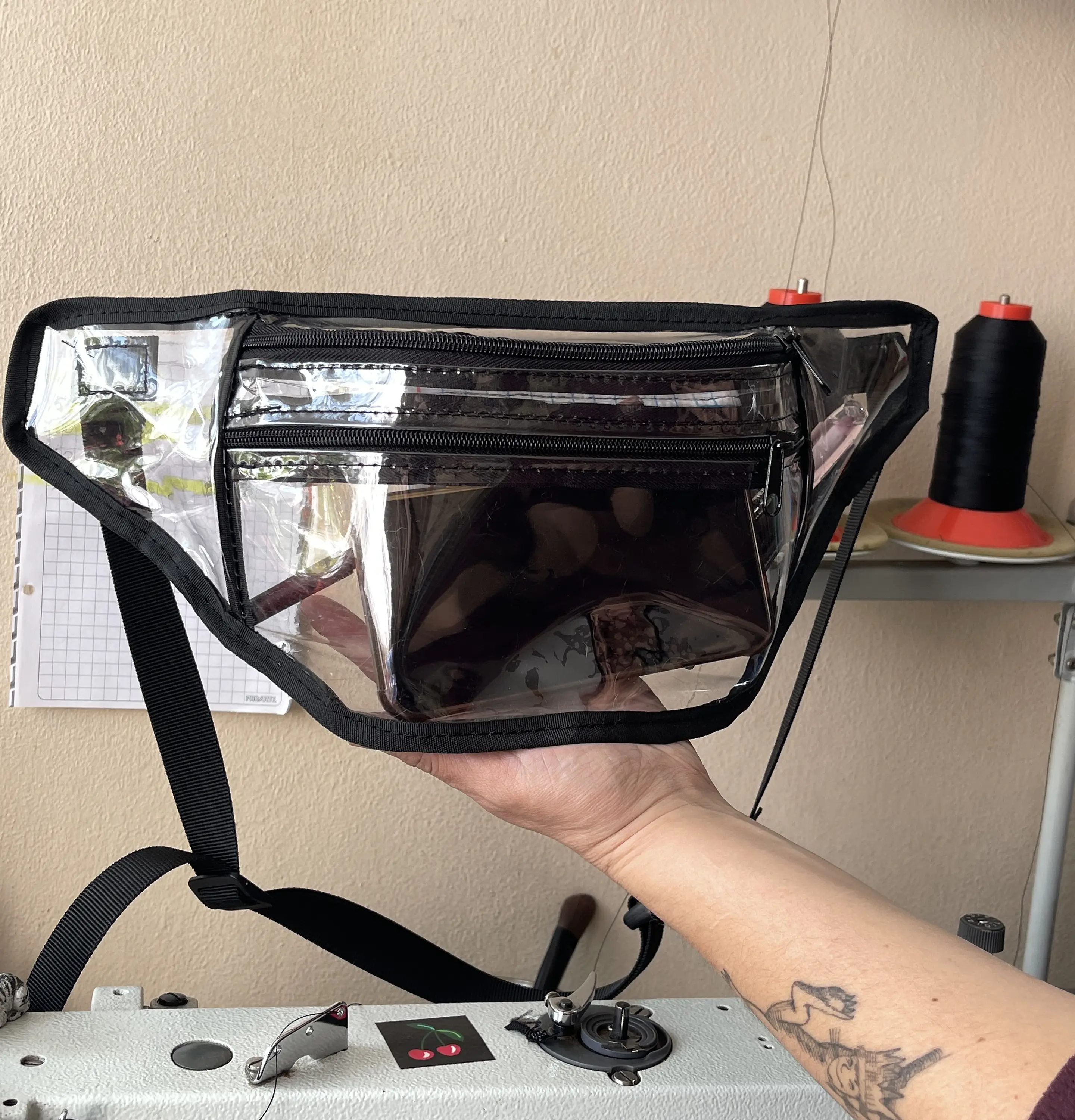 Banano transparente ideal para conciertos y festivales  1