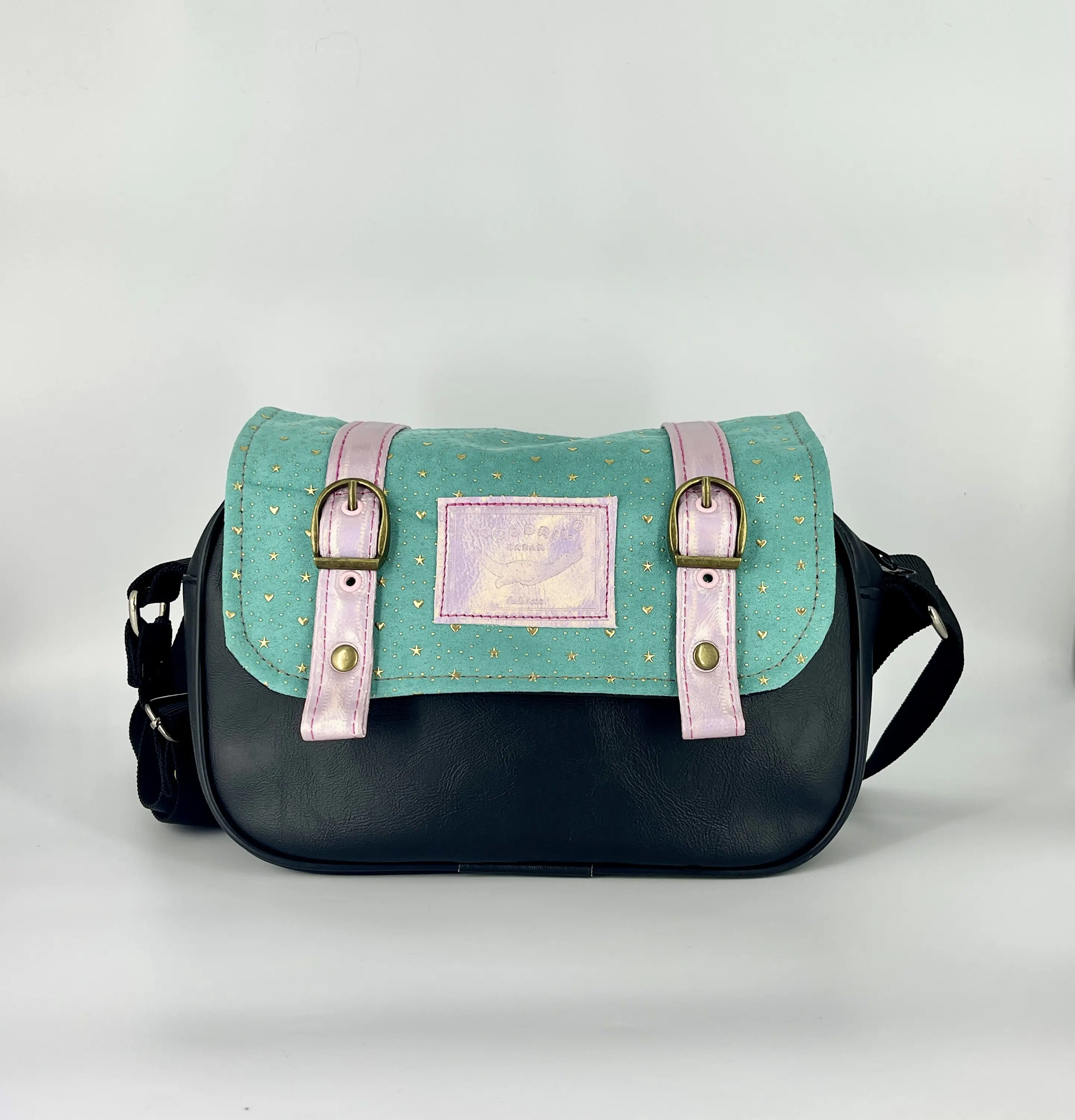 Cartera Nina Glitter Menta Detalles dorados y Rosa 1