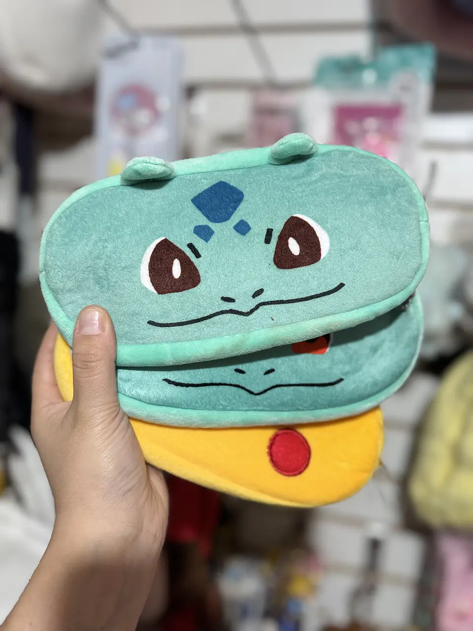 Estuche Bulbasaur Pokemon de felpa  1