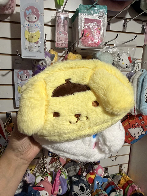 Estuche Pompompurin Sanrio de felpa