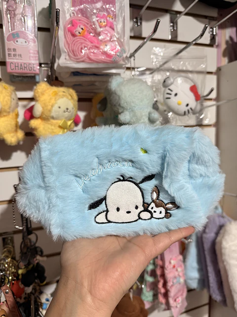 Estuche Pochacco rectangular Sanrio de felpa