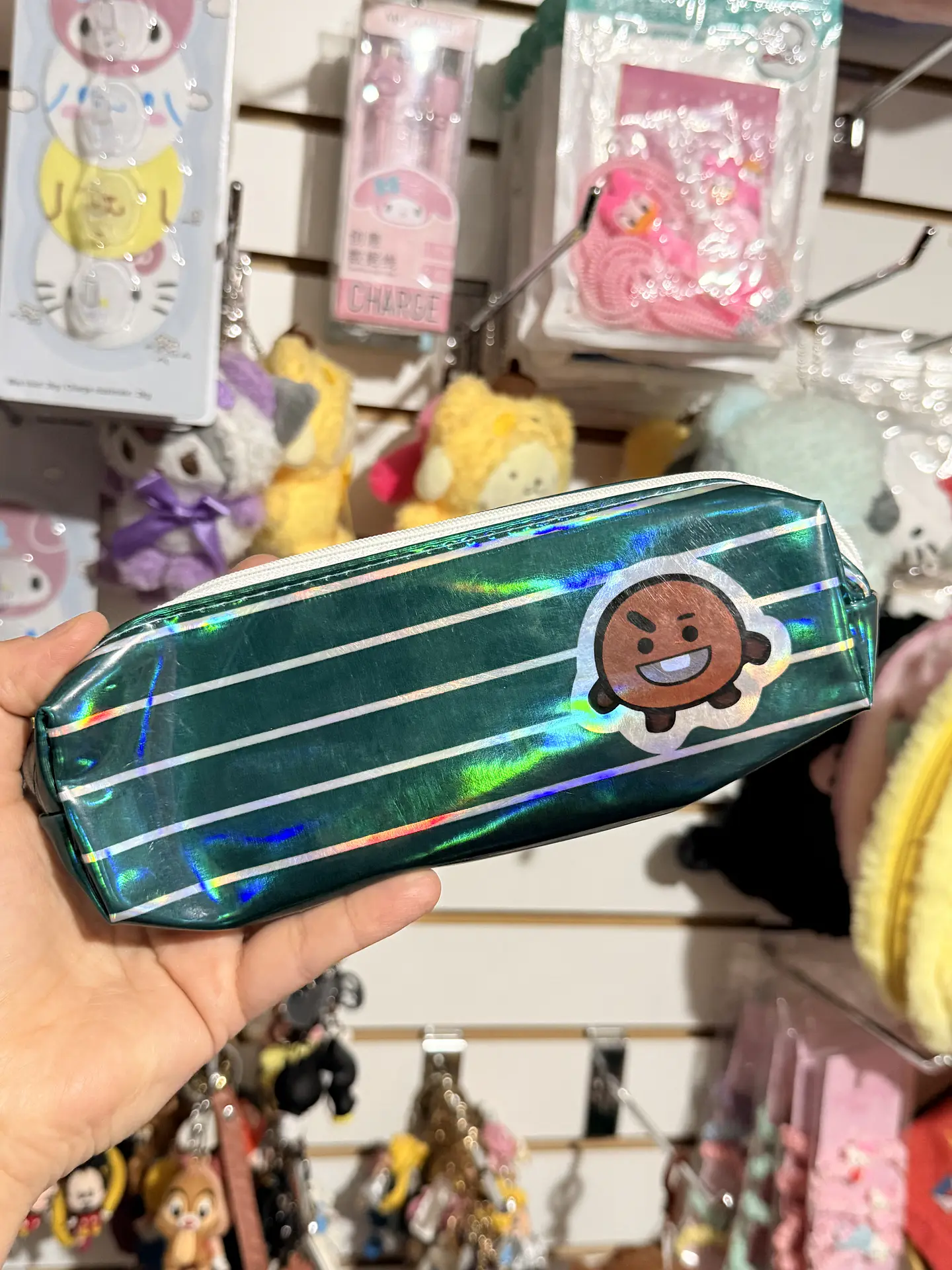 Estuche Shooky BT21 holográfico 1