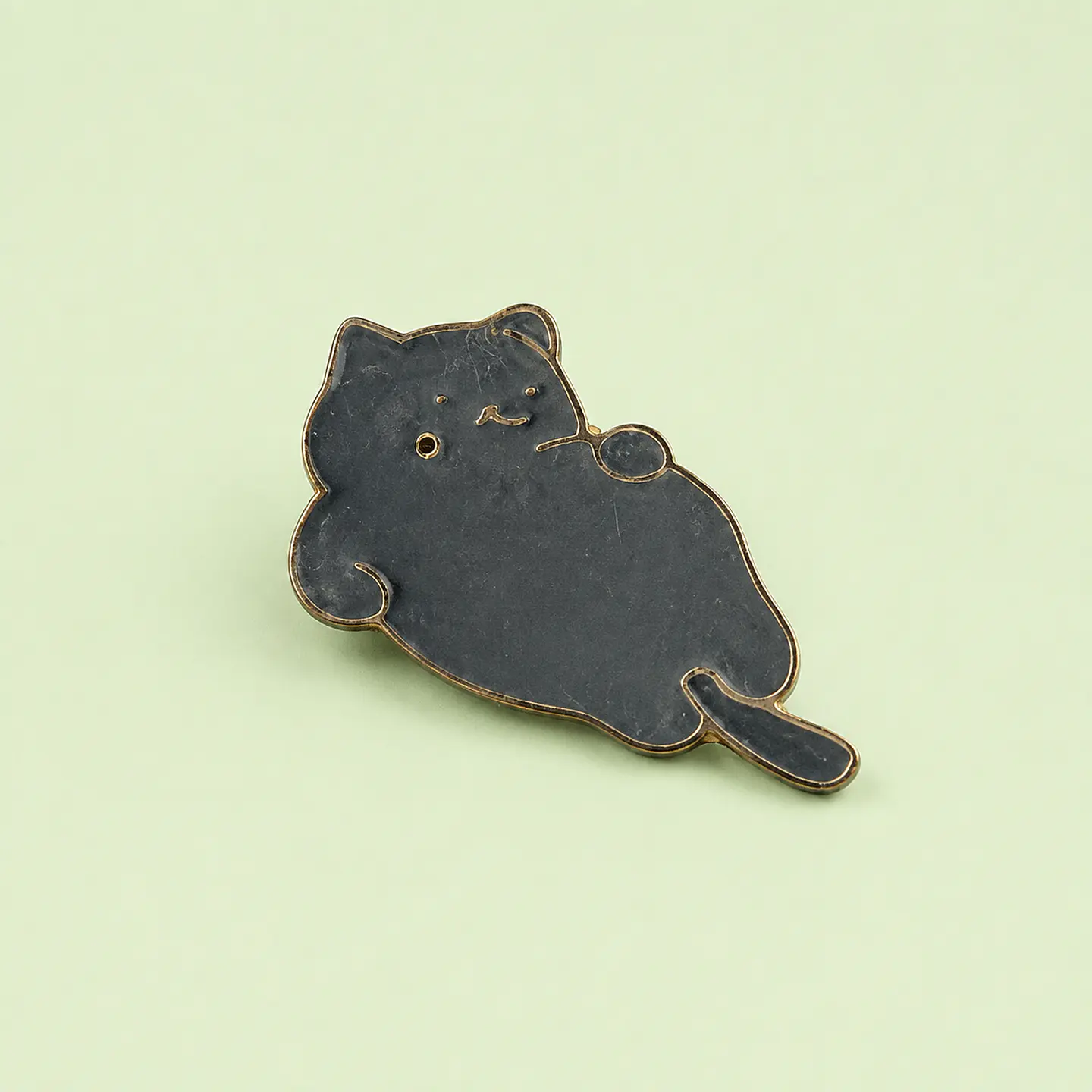 Pin Metálico Gato Gris Kawaii 1
