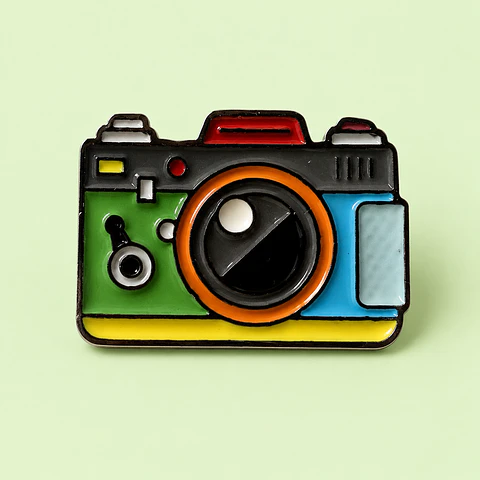 Pin Metálico Cámara Fotográfica – 2 Diseños 
