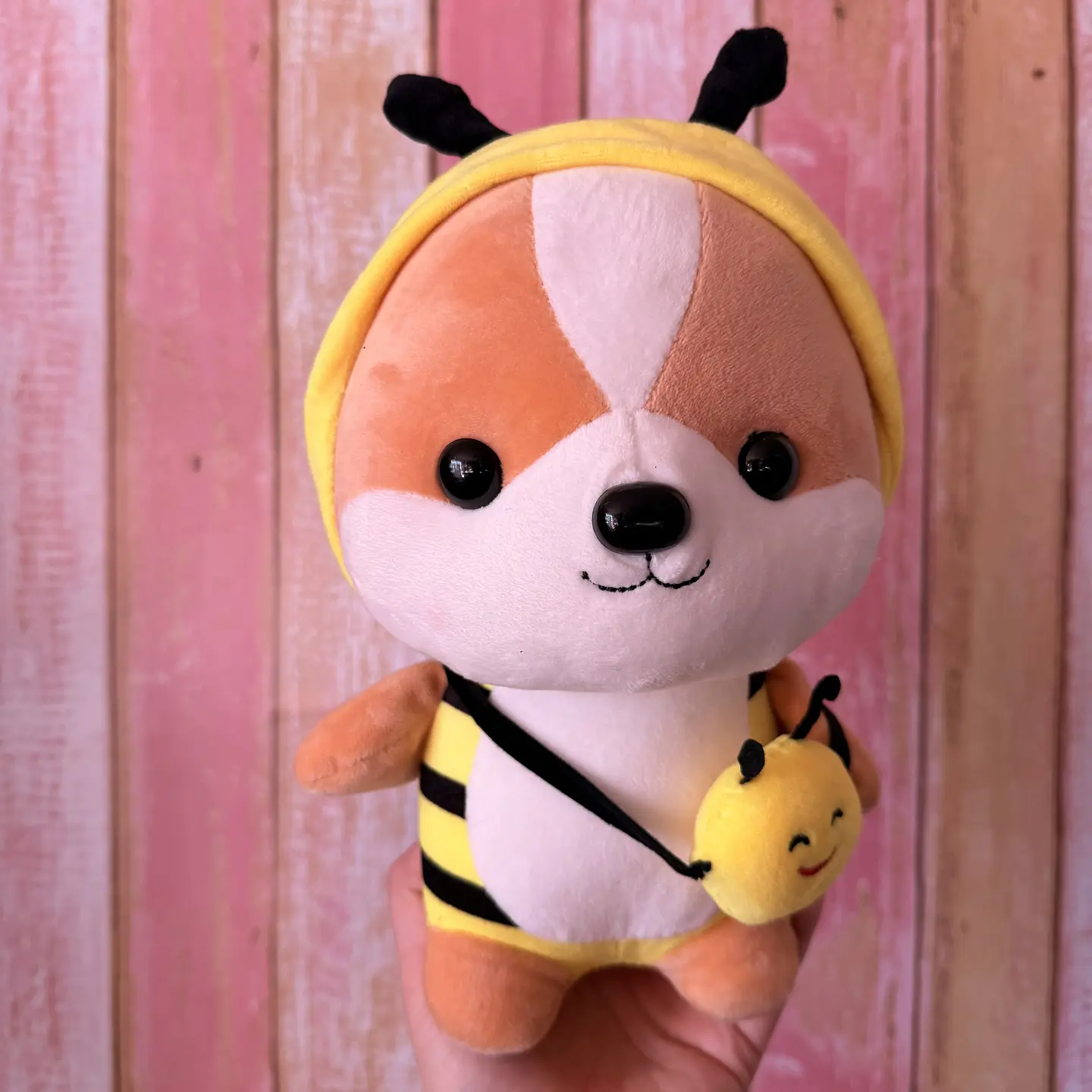 Peluche Perrito con Disfraz de Abejita – 30 cm 1
