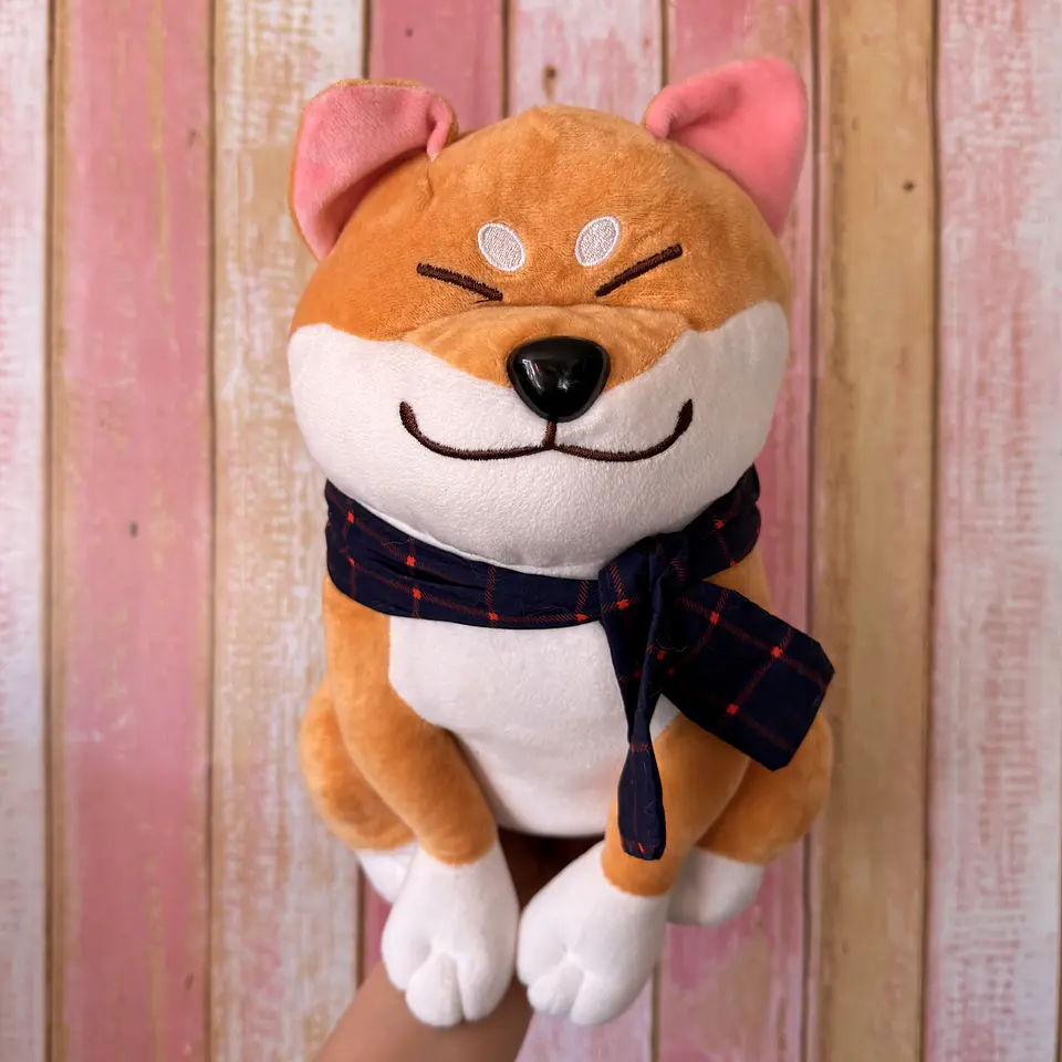 Peluche Perrito Shiba Inu Naranjo con Bufanda – 30 cm. 1