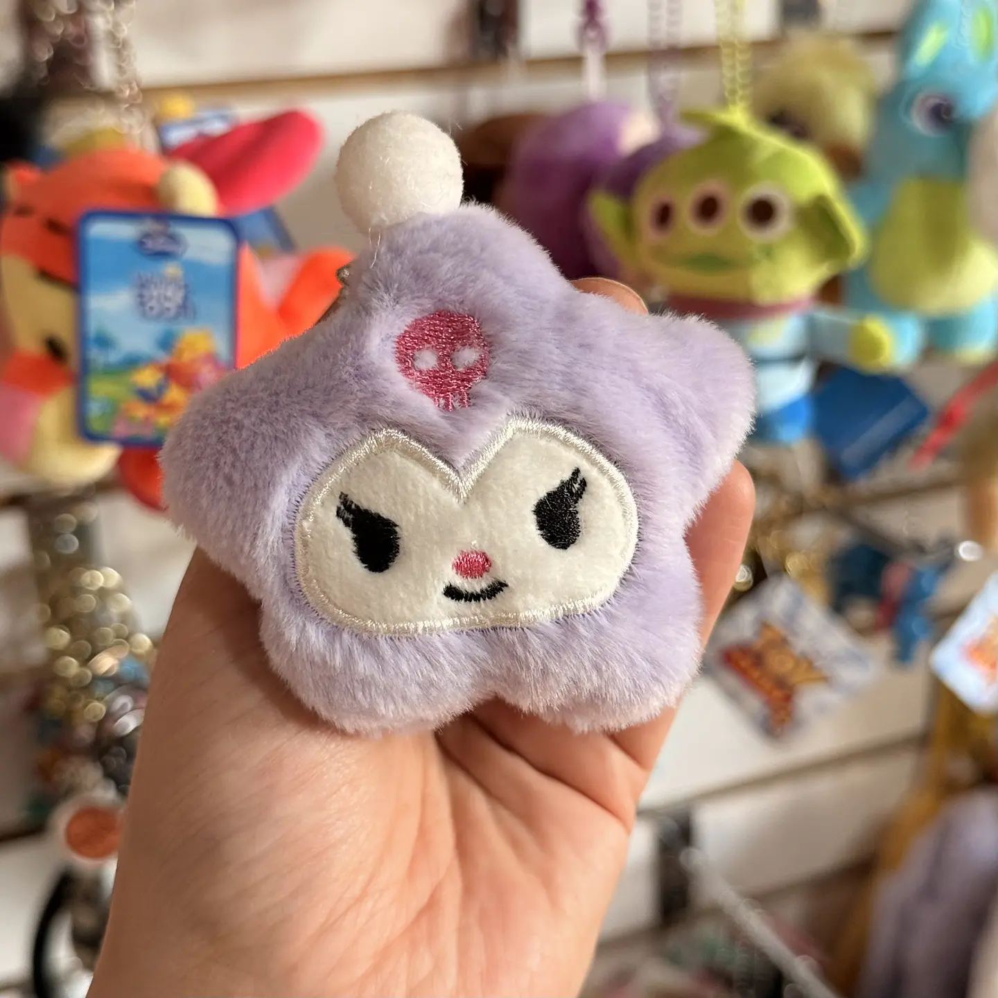  Llavero de Peluche Estrella Kuromi – Sanrio 1