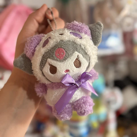  Llavero de Peluche Kuromi con Disfraz – Sanrio