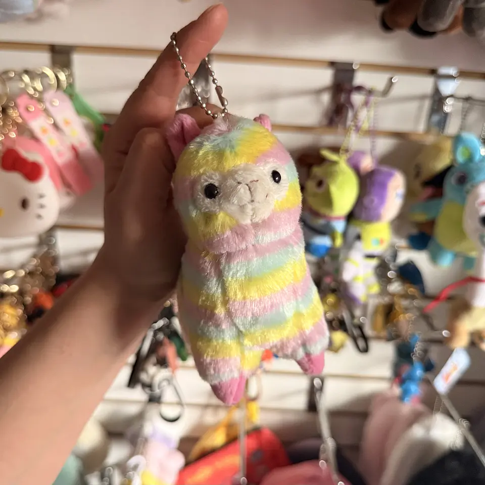  Llavero de Peluche Alpaca Arcoíris 1