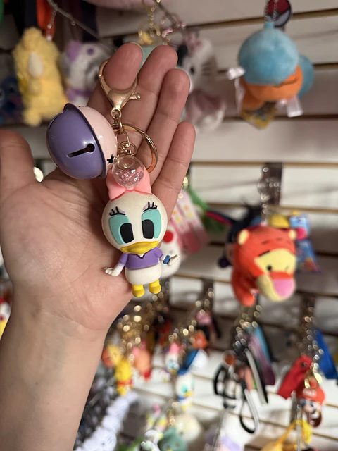 Llavero Daisy Duck con Cascabel – Disney